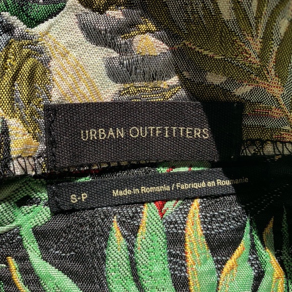 ✖️SOLD✖️NWOT // Urban Outfitters embroidered skirt - Picture 3 of 4